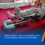 Movilizador pasivo de rodilla en uso para rehabilitación