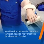 Movilizador pasivo de hombro realizando elevación frontal en rehabilitación postoperatoria